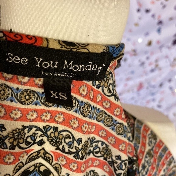 See You Monday women’s paisley print and black fringe sleeved blouse. Boho chic! - Picture 5 of 9